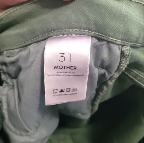 MOTHER Olive Cropped Jeans - Picture 5 of 5